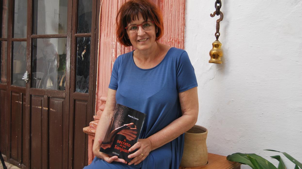 La periodista María Costa es la autora del libro «El secreto de los Sajuan»