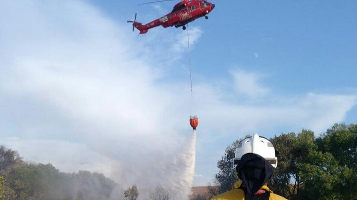 Controlado el incendio forestal de El Ronquillo tras arrasar unas 120 hectáreas