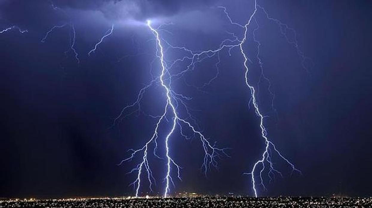 Las dos sierras de la provincia de Sevilla permanecerán este domingo en alerta amarilla por tormentas eléctricas