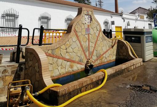 Una estampa habitual desde hace varios meses es el uso de bombas hidráulicas