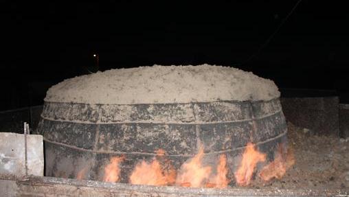 Uno de los hornos en los que se fabrica la cal de Morón de la Frontera
