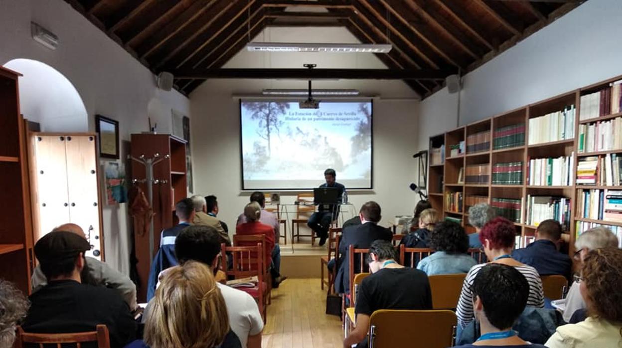 Javier Luego, durante una de las conferencias de las jornadas arqueológicas de 2018