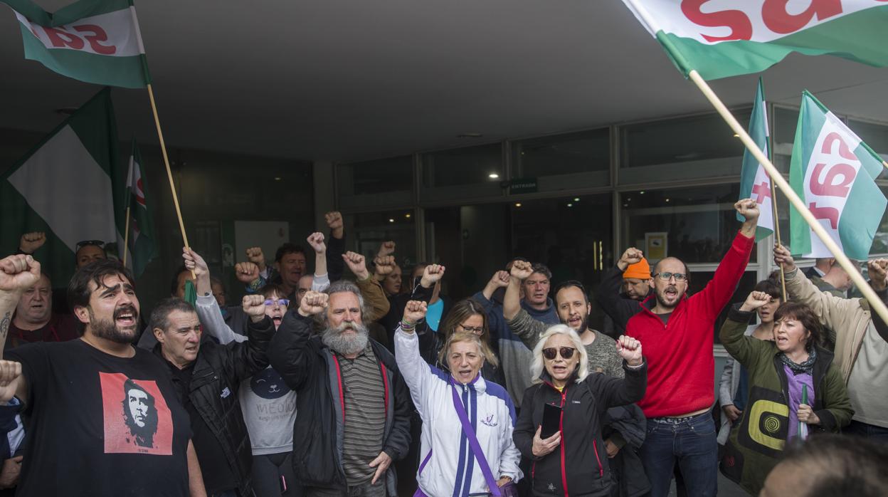 Juicio al que se enfrentan 20 sindicalistas del SAT, entre los que se encuentra el propio portavoz nacional, Óscar Reina