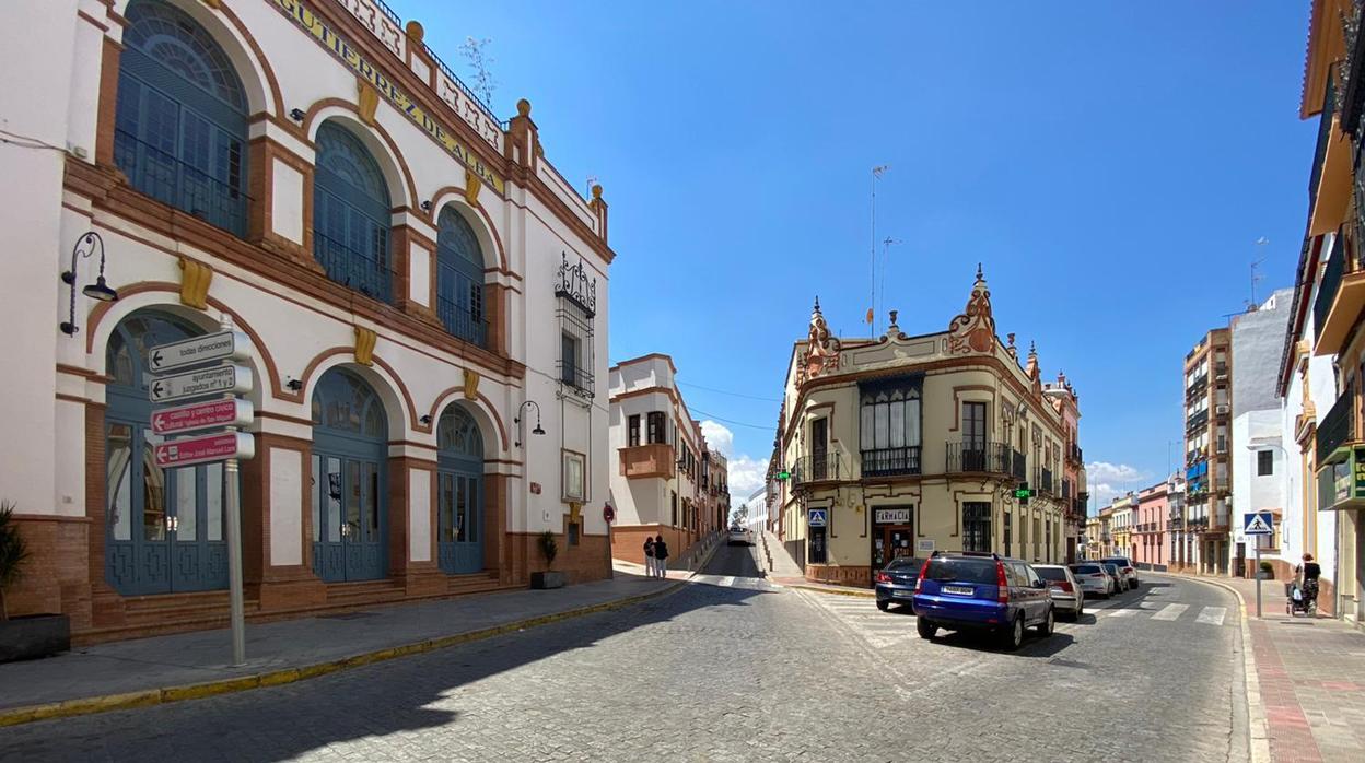 Alcalá de Guadaíra da el primer paso para remodelar la emblemática calle La Mina
