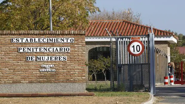Presas y funcionarias, contra el cierre de la cárcel de mujeres de Alcalá, una de las cuatro de España