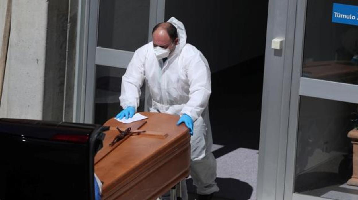 Sevilla suma ya más muertes por Covid en noviembre que en toda la primera ola