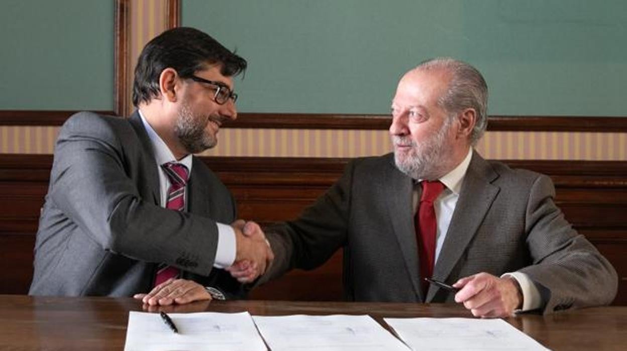 El alcalde de Utrera y el presidente de la Diputación de Sevilla en un acto conjunto
