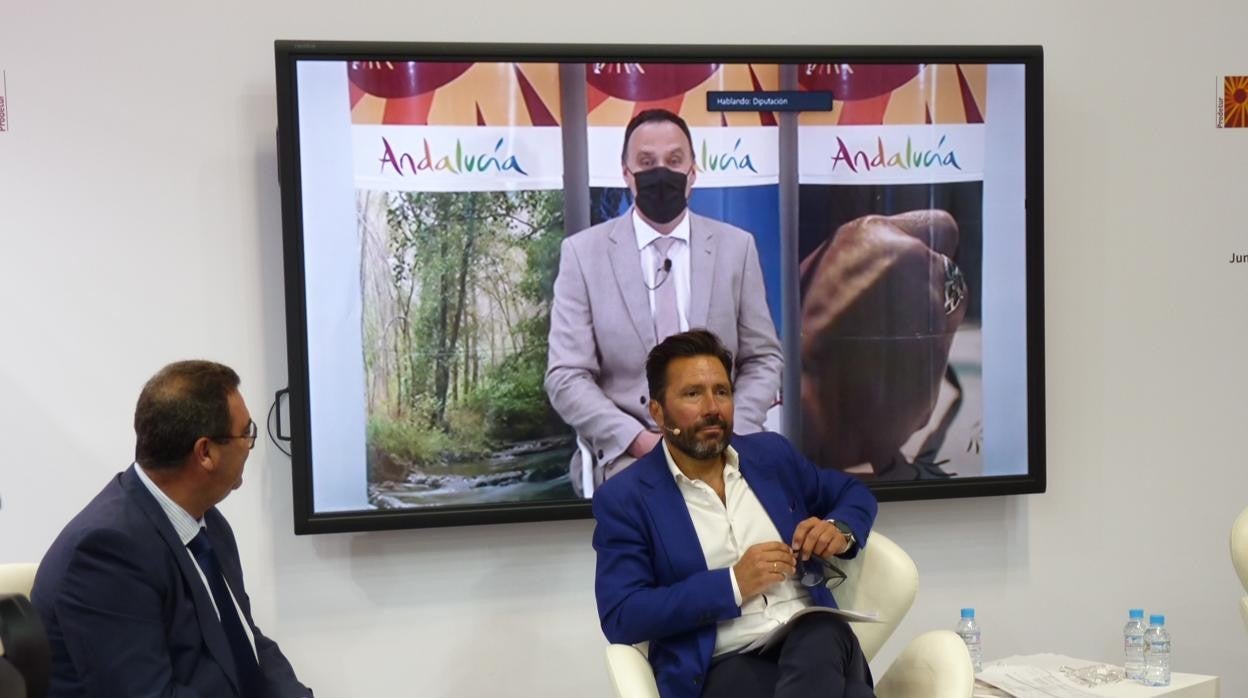 El alcalde de Lebrija presenta la oferta turística de su pueblo en Fitur