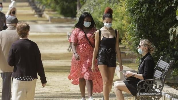 Estos son los distritos sanitarios de Sevilla que pasan a tener más restricciones por coronavirus