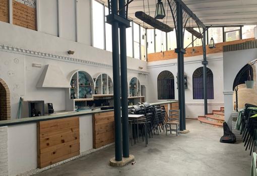 El restaurante cuenta con una zona habilitada de barra