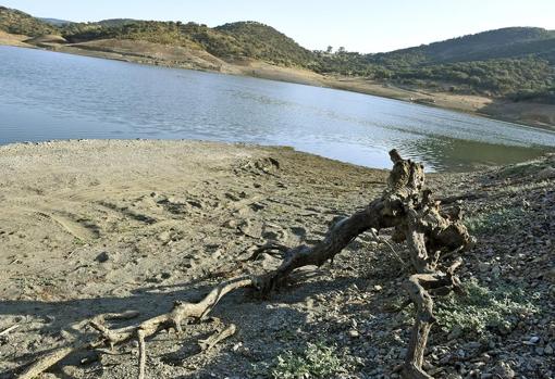 Imagen del pantano de Zufre