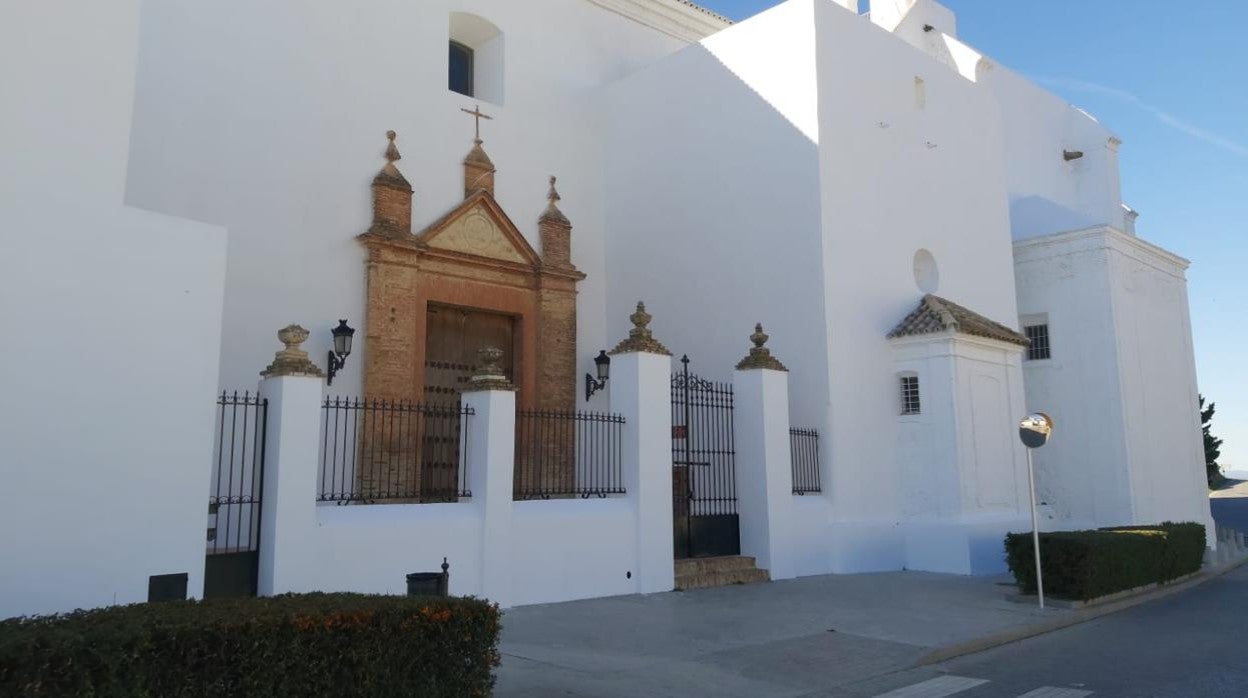 Aspecto actual que presenta la iglesia de Santa Ana de Carmona tras su restauración