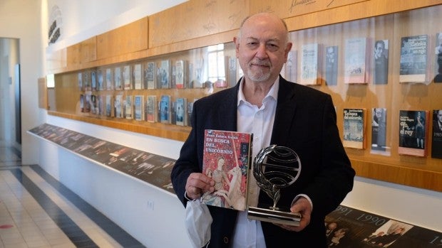 El Pedroso celebra con Juan Eslava Galán y la Fundación Lara el Día de la Lectura