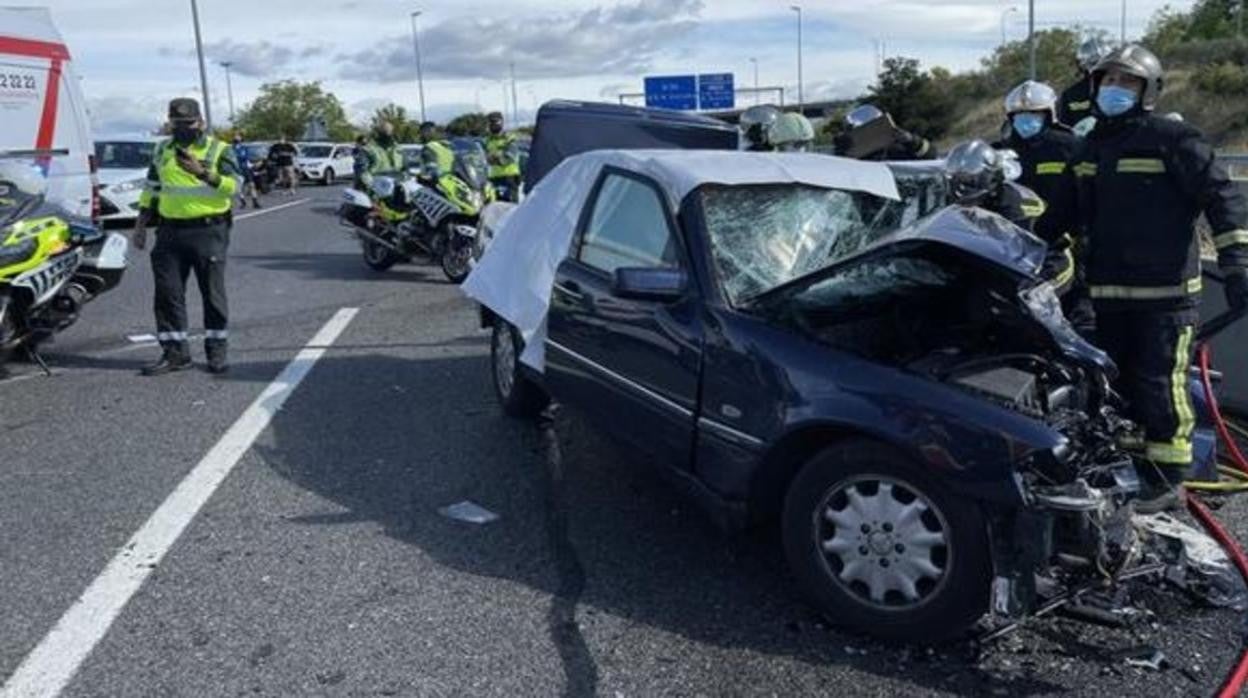 Imagen de archivo de un accidente de tráfico en una carretera