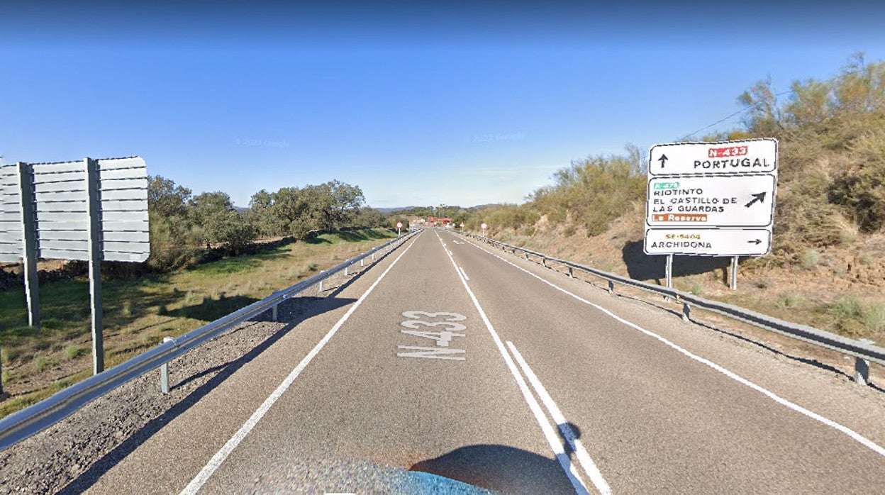 La A-433 a su paso por el término municipal de El Castillo de las Guardas