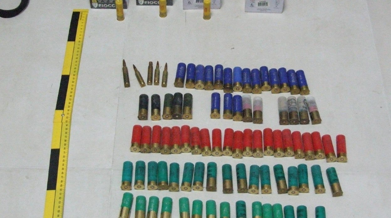 Munición incautada a un individuo de Lebrija que tiroteó a dos personas