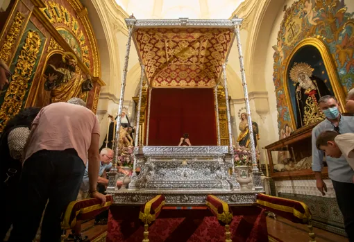 Rocío 2022: La Virgen ya está en su nuevo paso para la procesión por Almonte