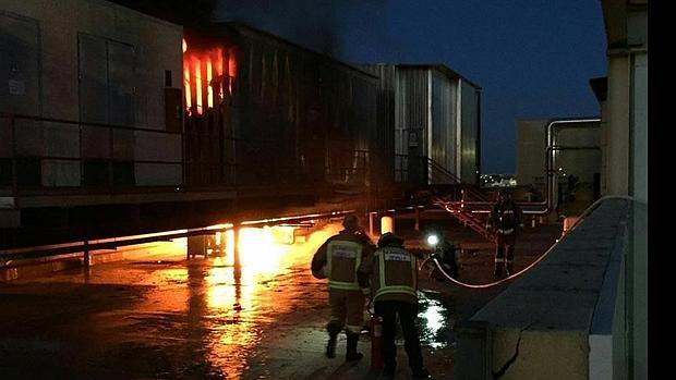 El centro comercial de Los Arcos vuelve a sufrir un incendio tres años después
