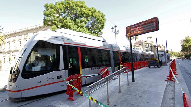 Los empresarios no ven prioritaria la ampliación del tranvía