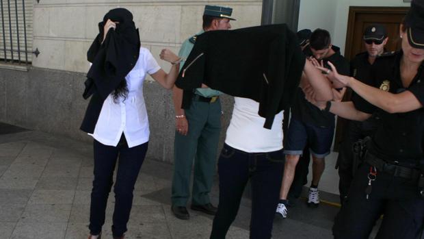 Los acusados a la salida del juzgado