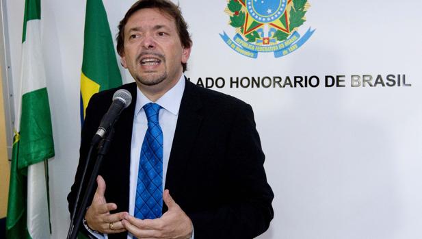 Ballesteros, en su etapa de cónsul honorario de Brasil