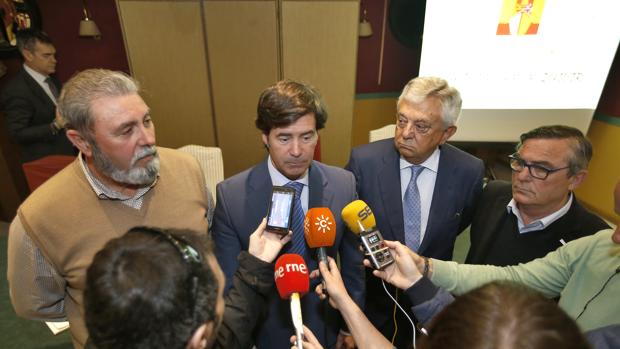 La Plataforma Sevilla por su puerto, ante los medios