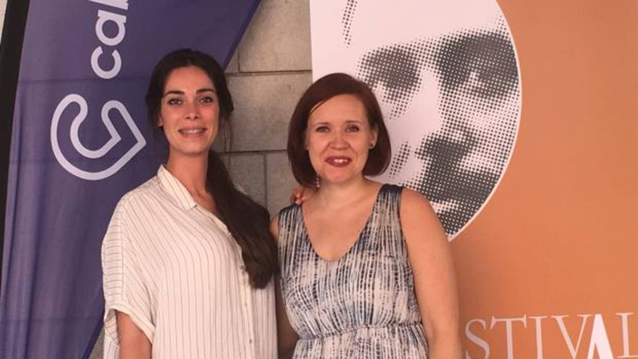 Jessica Alcalde y Benedicte Palko tras la firma del convenio