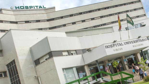 El bebé de siete meses se encuentra ingresado en el hospital Virgen Macarena de Sevilla