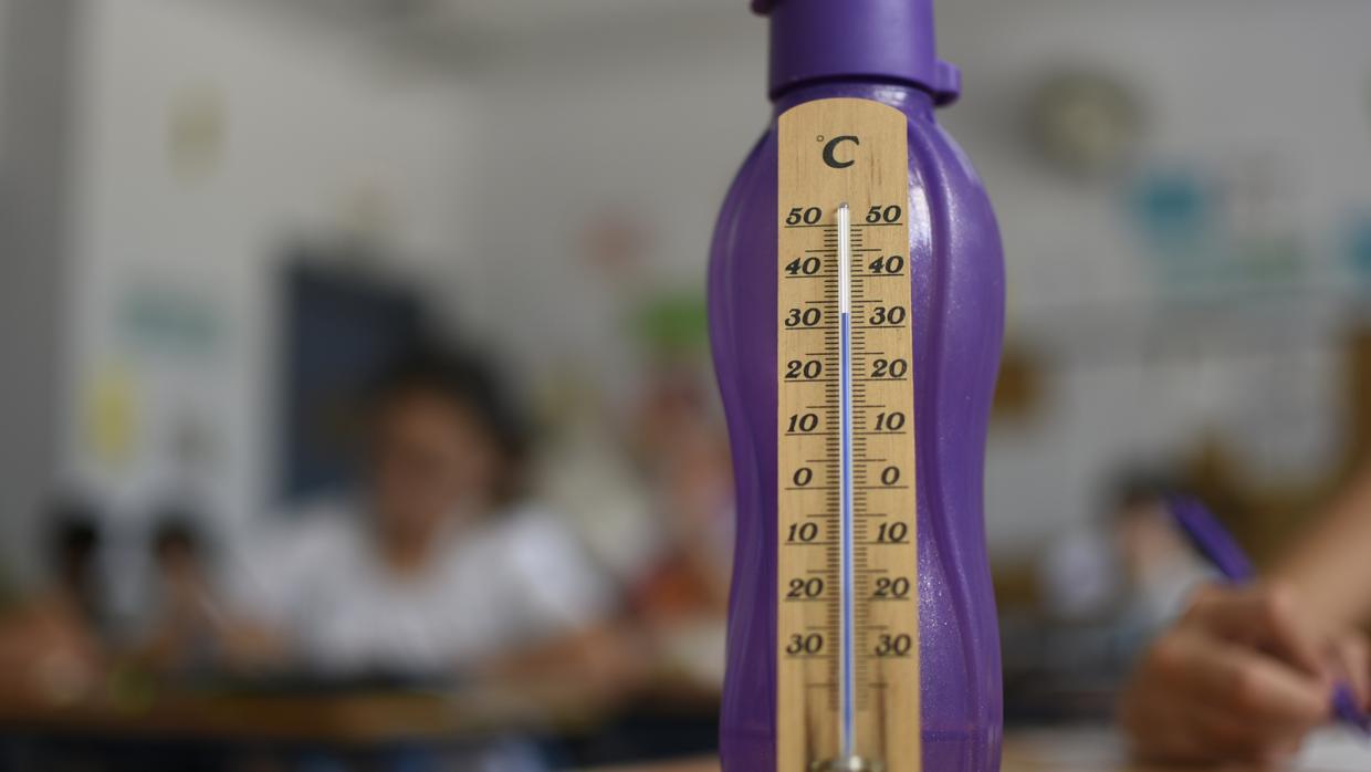 La Junta recomienda a los colegios sin aire acondicionado que beban agua
