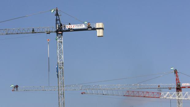 Los arquitectos de Sevilla claman contra los eternos retrasos de las licencias urbanísticas