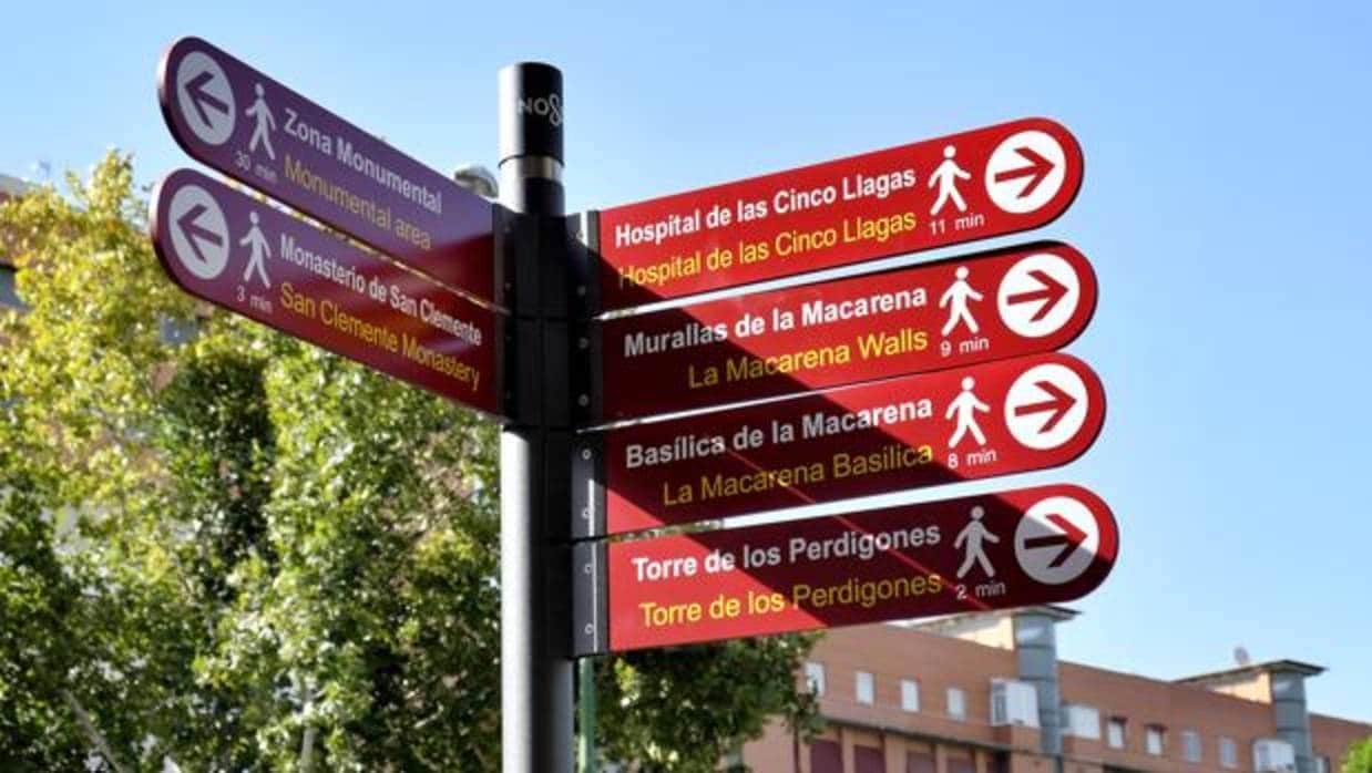 Las polémicas señales turísticas de Sevilla