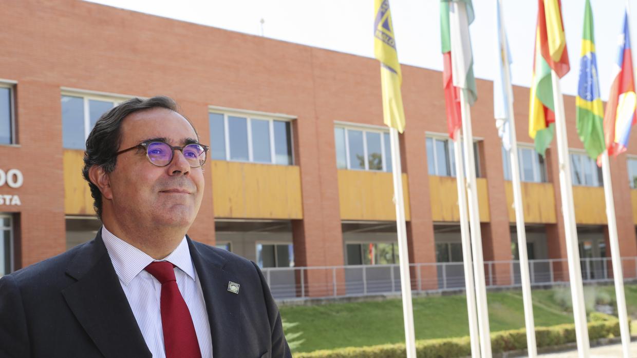 Vicente Guzmán, rector de la Universidad Pablo de Olavide