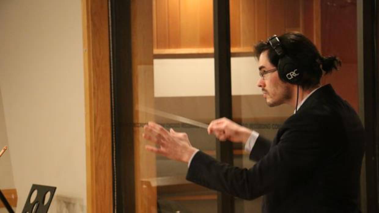 Miguel Bezanilla se marchó a Estados Unidos en 2014 para estudiar un máster en Composición de música de cine y ya trabaja en bandas sonoras de peículas de Hollywood