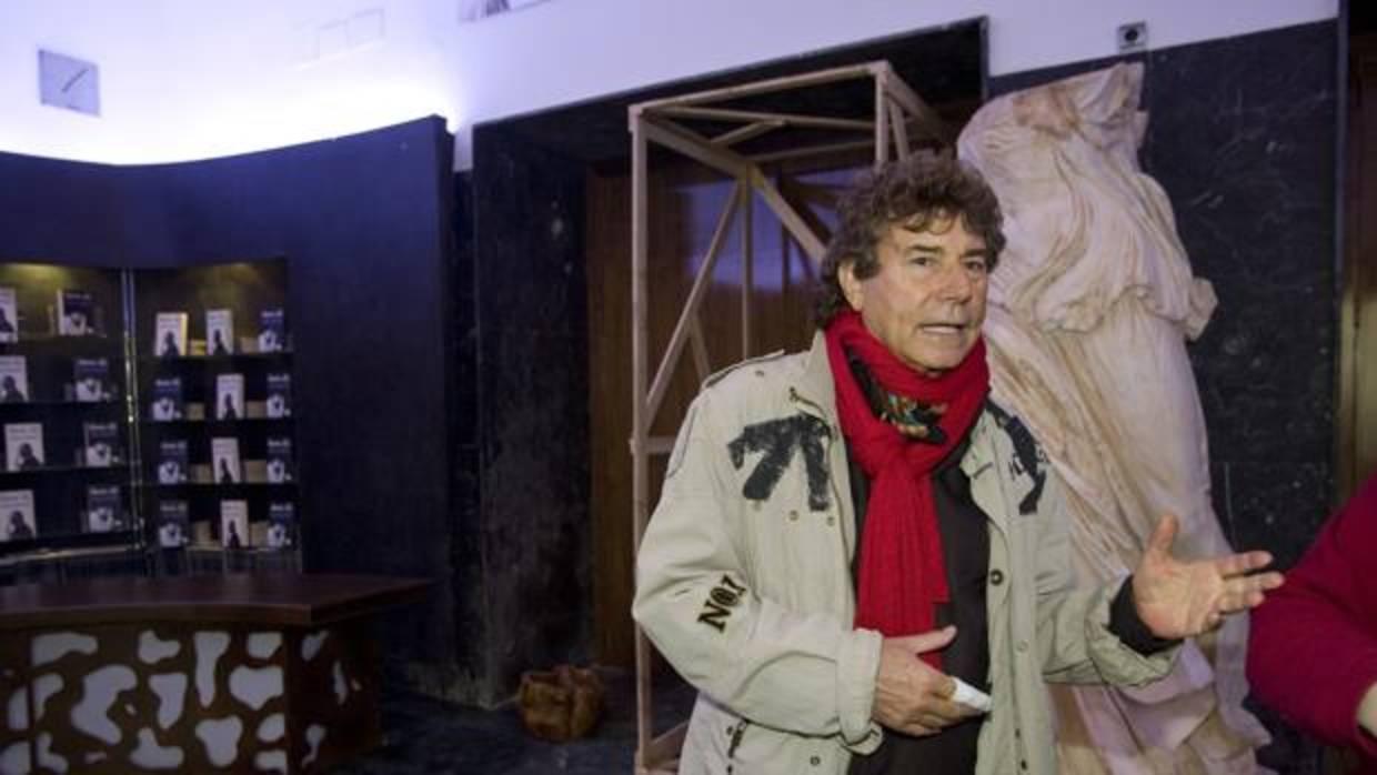 Jesús Quintero en su teatro