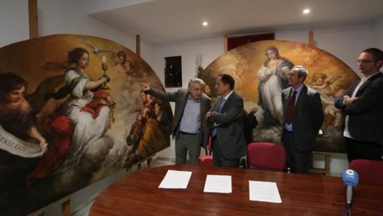 Los autores de las réplicas, en la presentación de ambas