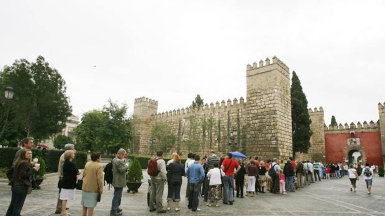 Colas en el Real Alcázar de Sevilla