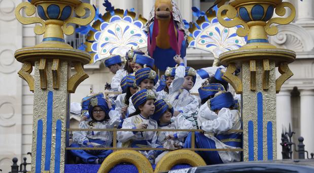 Cabalgata de Reyes Magos de Sevilla 2018: Una cabalgata sin incidentes, a pesar de la lluvia