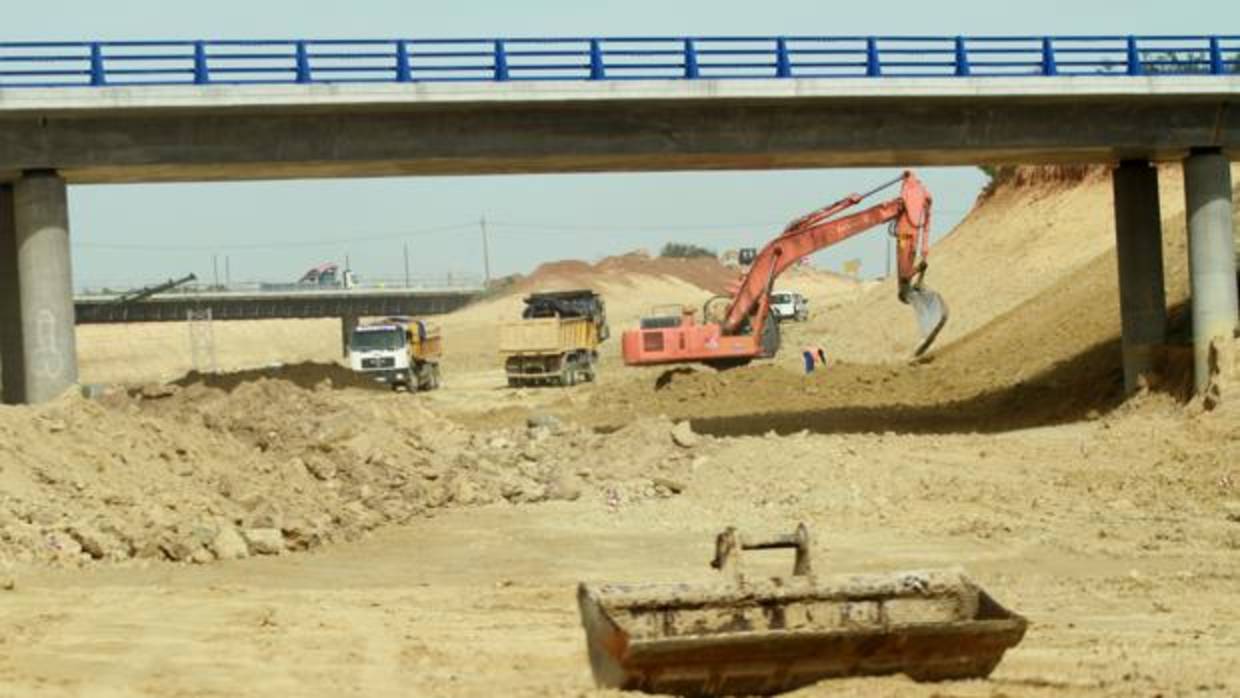 Obras en el tramo de la SE-40 entre Almensilla y Coria