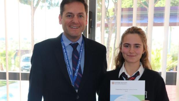 Alumnas del Colegio Británico de Sevilla obtienen las mejores calificaciones de Cambridge