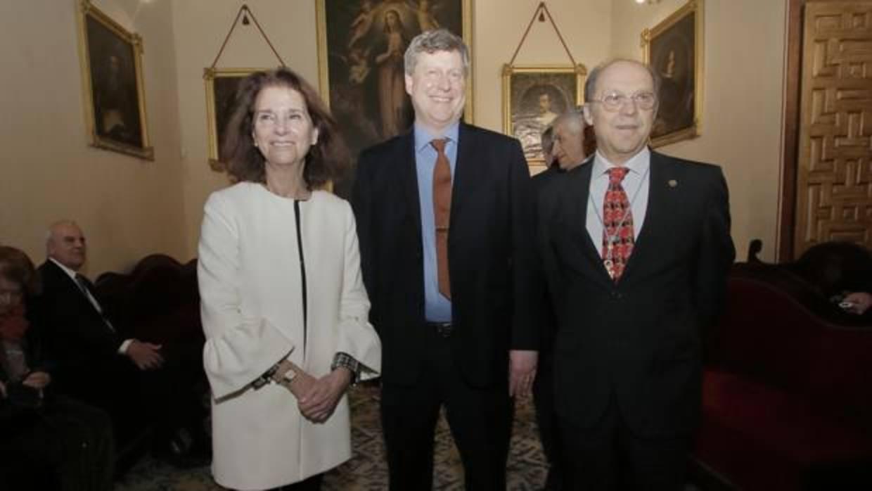 Isabel de León, Patrick Lenaghan y Alfonso Pleguezuelo