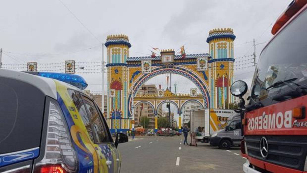 El real de la Feria de Abril, cuando aún quedaban preparativos