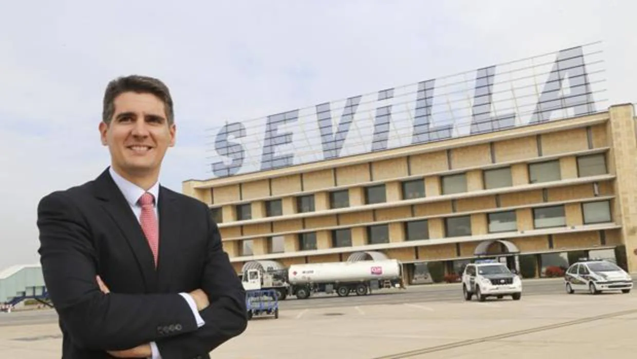 Jesús Caballero, director del aeropuerto de Sevilla desde 2013, cuando sustituyó a Eugenio Pérez Luengo