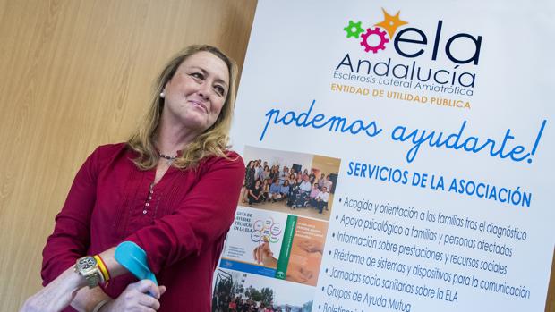 Una enferma de ELA: «Antes iba de 'shopping' a El Corte Inglés y ahora voy a la ortopedia»