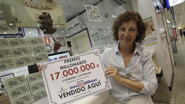 Ni rastro del «nuevo millonario» de Sevilla del boleto sellado en el Hipercor de la carretera de Málaga