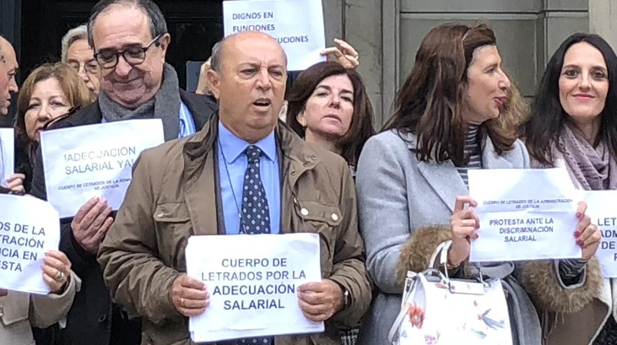 Paro de Secretarios judiciales en Sevilla