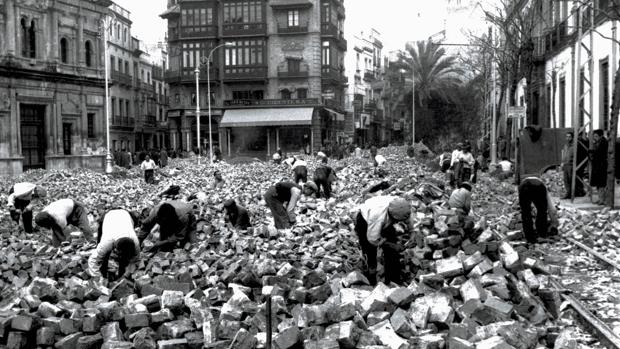 ¿Cómo instalaron los adoquines de la Plaza de San Francisco?