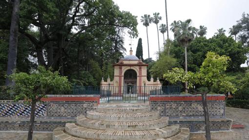 El estanque y el jardín del león del Alcázar