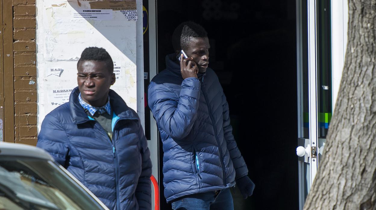 Unos extranjeros por las calles