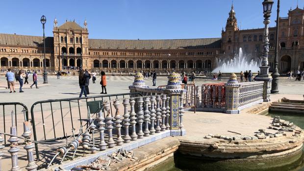 El Defensor del Pueblo actúa de oficio ante los actos de vandalismo contra la Plaza de España