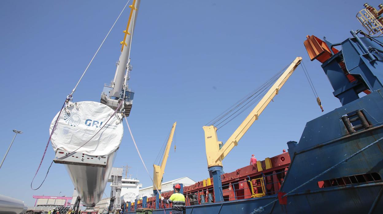 Una de las secciones de la torre en la operativa de carga